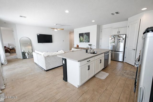 11253 E ULYSSES Avenue, Mesa, AZ 85212