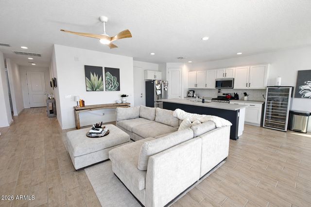 11253 E ULYSSES Avenue, Mesa, AZ 85212