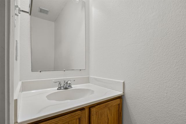 805 Catumet DR, Pflugerville, TX 78660