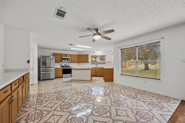 805 Catumet DR, Pflugerville, TX 78660