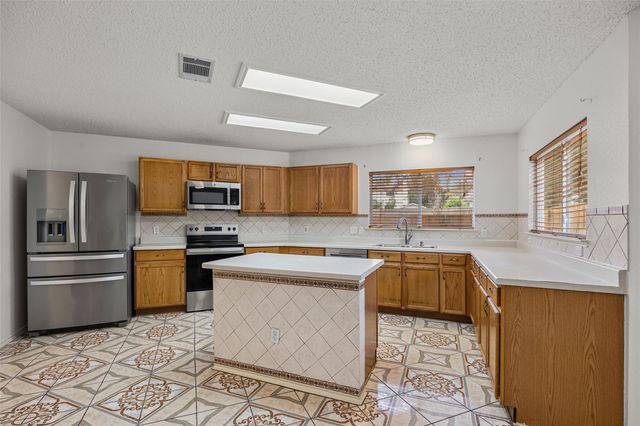 805 Catumet DR, Pflugerville, TX 78660
