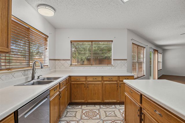 805 Catumet DR, Pflugerville, TX 78660