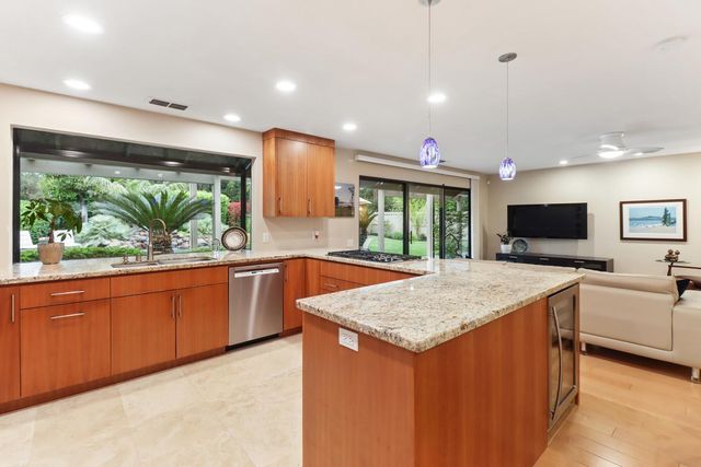 11455 Forty Niner Cir, Gold River, CA 95670