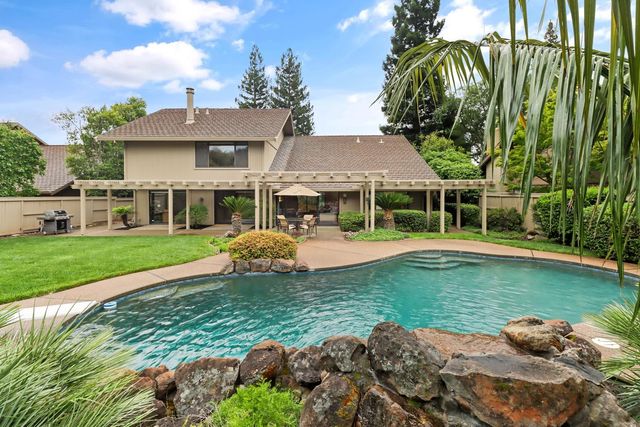 11455 Forty Niner Cir, Gold River, CA 95670