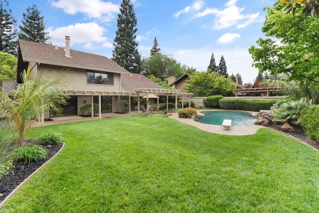 11455 Forty Niner Cir, Gold River, CA 95670