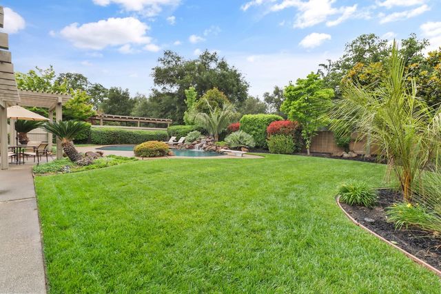 11455 Forty Niner Cir, Gold River, CA 95670