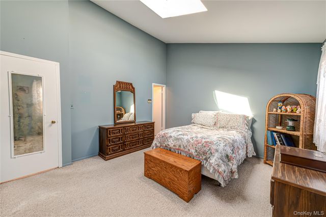 195 N Centre Avenue 25, Rockville Centre, NY 11570