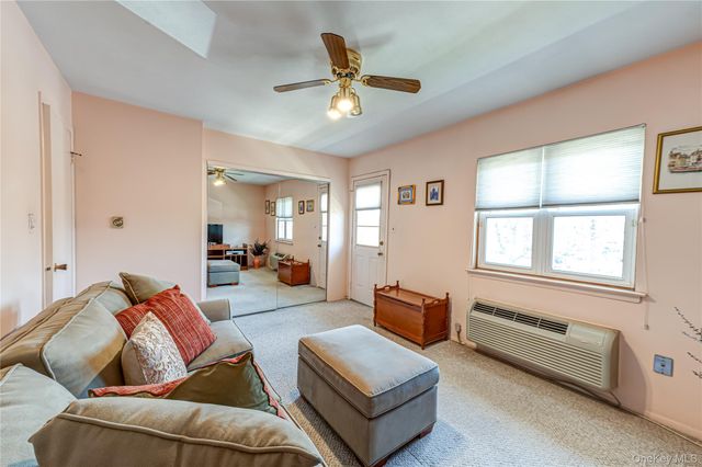 195 N Centre Avenue 25, Rockville Centre, NY 11570