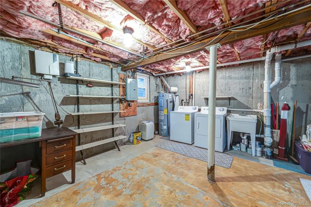 195 N Centre Avenue 25, Rockville Centre, NY 11570