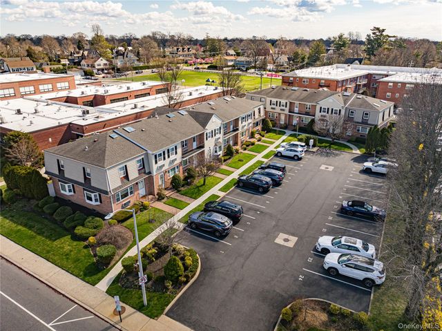 195 N Centre Avenue 25, Rockville Centre, NY 11570