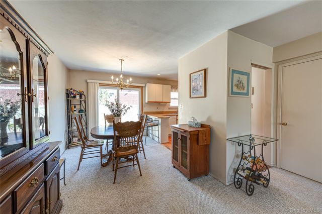 195 N Centre Avenue 25, Rockville Centre, NY 11570