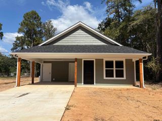 492 Post Oak Dr, Bullard, TX 75757