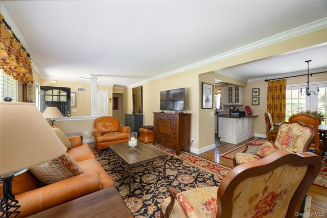 4 Douglas Road, Hyde Park, NY 12538