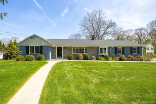 4 Douglas Road, Hyde Park, NY 12538