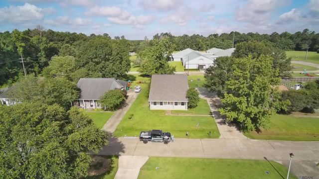27499 Tall Oaks Dr, Walker, LA 70785