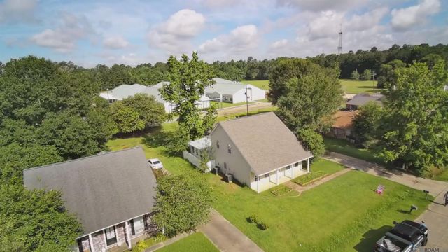 27499 Tall Oaks Dr, Walker, LA 70785