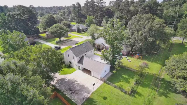 27499 Tall Oaks Dr, Walker, LA 70785