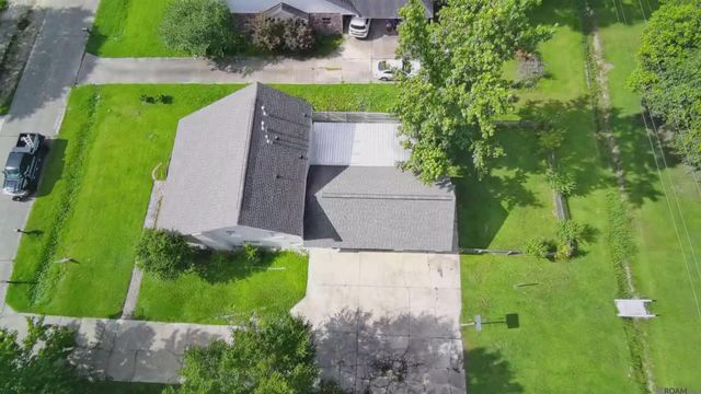 27499 Tall Oaks Dr, Walker, LA 70785