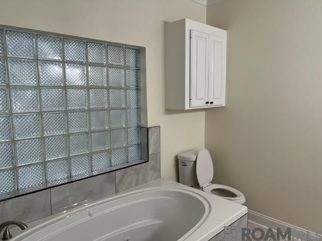 27499 Tall Oaks Dr, Walker, LA 70785