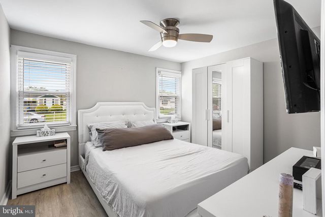 42 CLEVELAND AVE, Mount Ephraim, NJ 08059