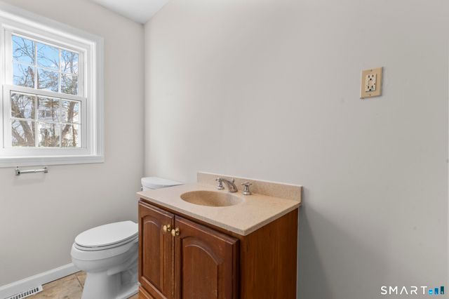 122 Newton Street, Norwich, CT 06360