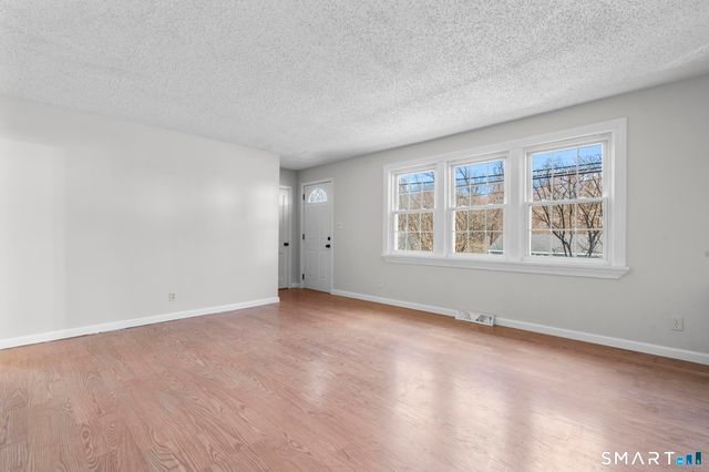 122 Newton Street, Norwich, CT 06360