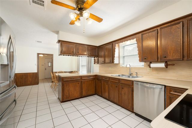 2410 Morning Drive, Baytown, TX 77520