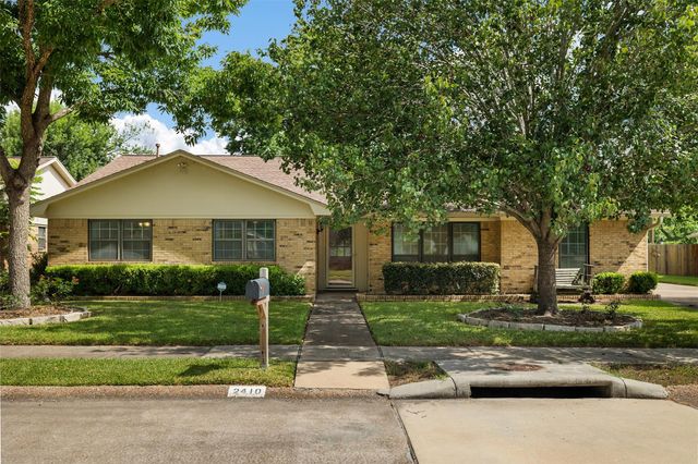 2410 Morning Drive, Baytown, TX 77520