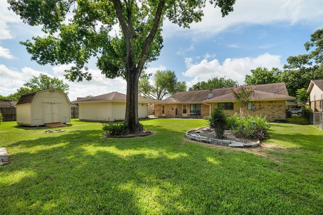 2410 Morning Drive, Baytown, TX 77520