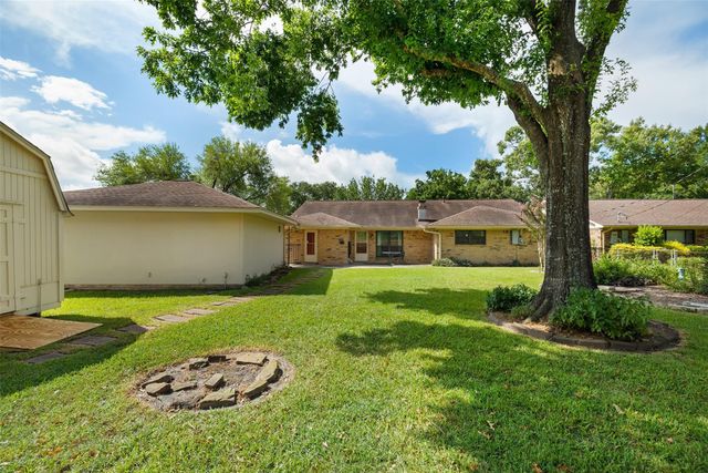 2410 Morning Drive, Baytown, TX 77520