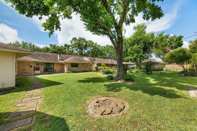 2410 Morning Drive, Baytown, TX 77520