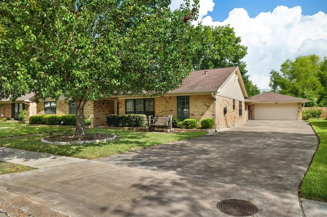 2410 Morning Drive, Baytown, TX 77520