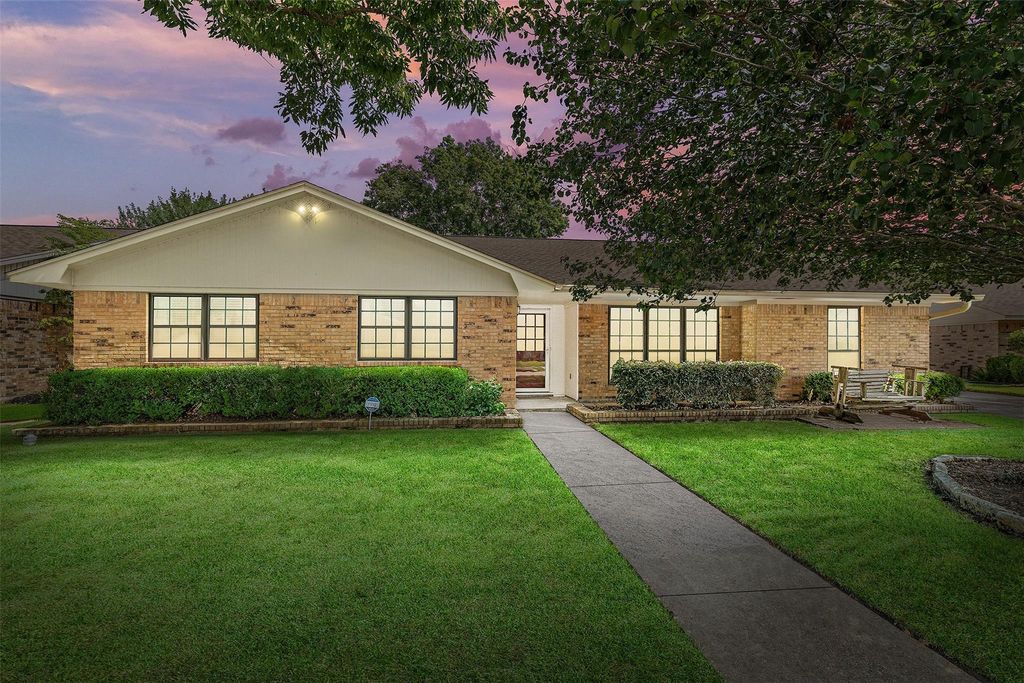 2410 Morning Drive, Baytown, TX 77520