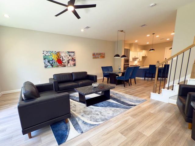 4307 B Dickson Street, Houston, TX 77007