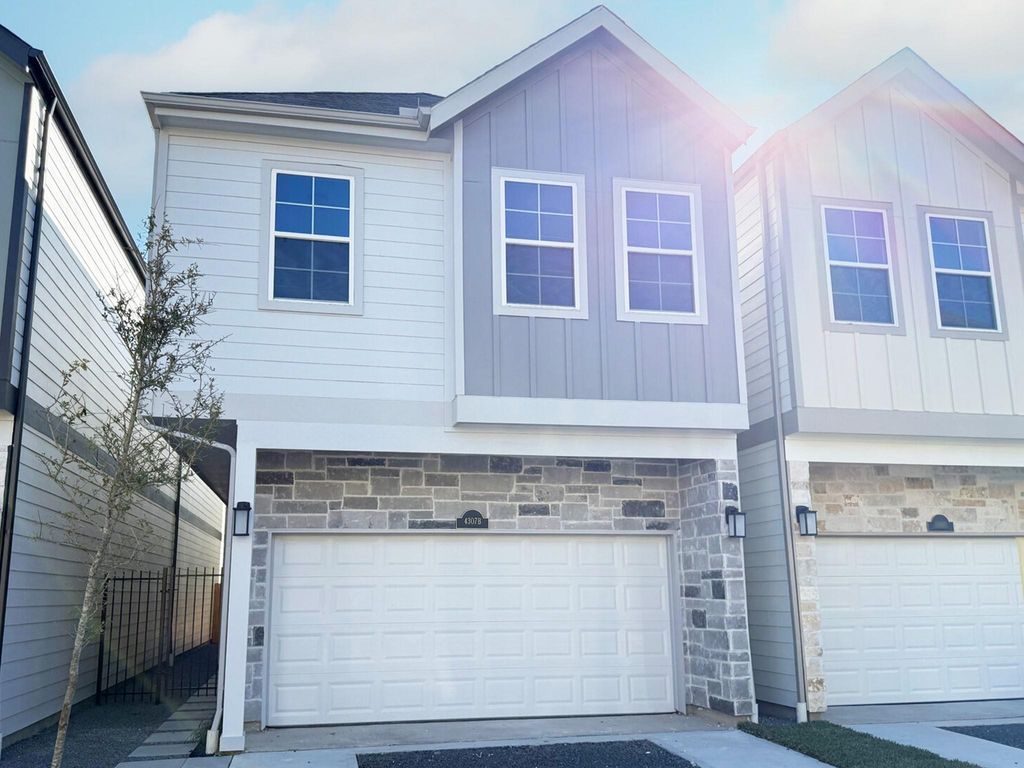 4307 B Dickson Street, Houston, TX 77007