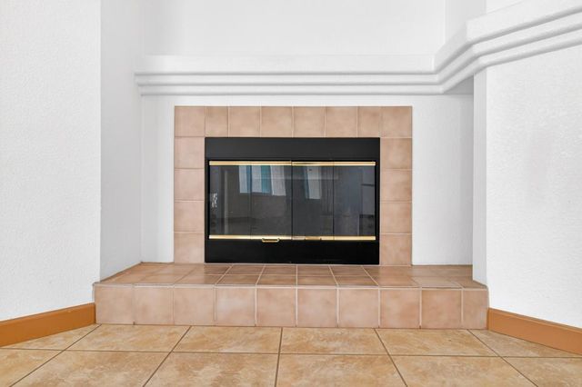 8406 Alameda Park Dr, Elk Grove, CA 95624
