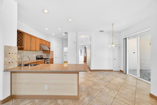 8406 Alameda Park Dr, Elk Grove, CA 95624