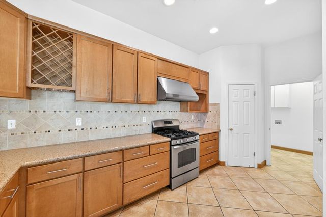 8406 Alameda Park Dr, Elk Grove, CA 95624