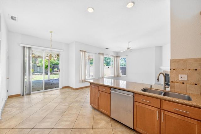 8406 Alameda Park Dr, Elk Grove, CA 95624