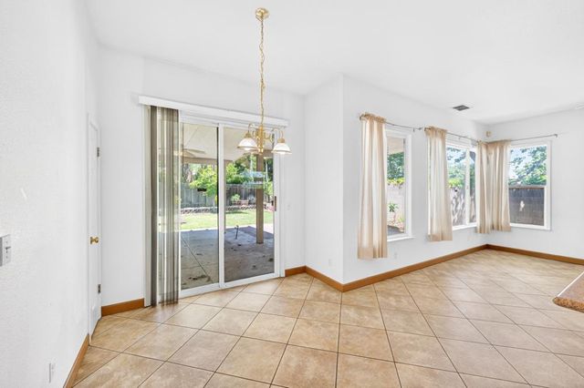 8406 Alameda Park Dr, Elk Grove, CA 95624