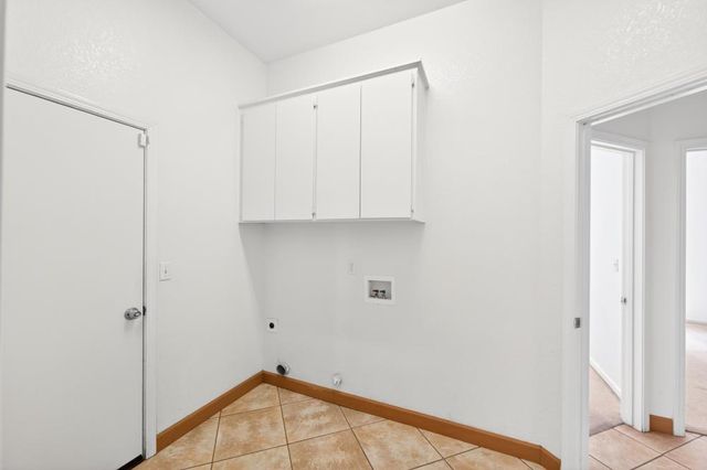 8406 Alameda Park Dr, Elk Grove, CA 95624
