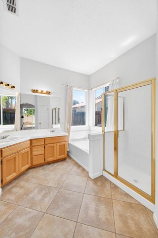 8406 Alameda Park Dr, Elk Grove, CA 95624