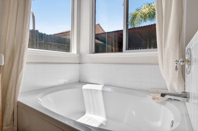 8406 Alameda Park Dr, Elk Grove, CA 95624