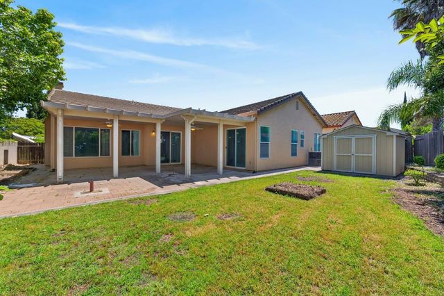8406 Alameda Park Dr, Elk Grove, CA 95624