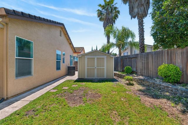 8406 Alameda Park Dr, Elk Grove, CA 95624