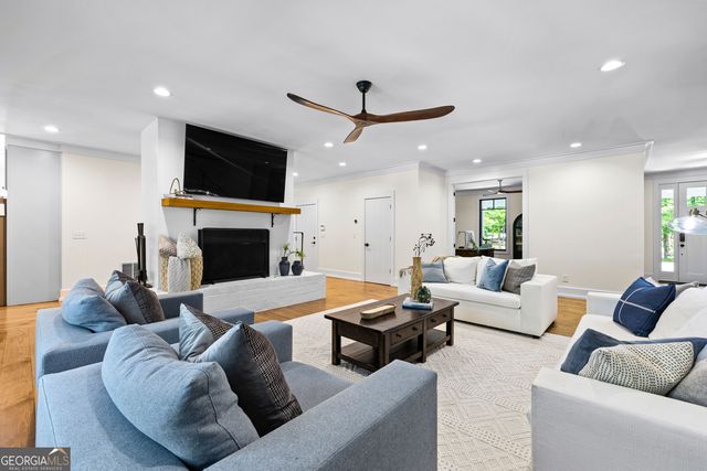 215 Diamond Pointe, Fayetteville, GA 30215