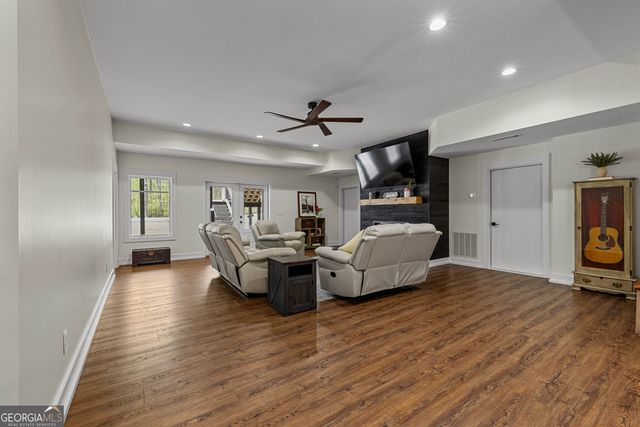 215 Diamond Pointe, Fayetteville, GA 30215