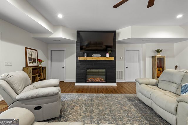 215 Diamond Pointe, Fayetteville, GA 30215