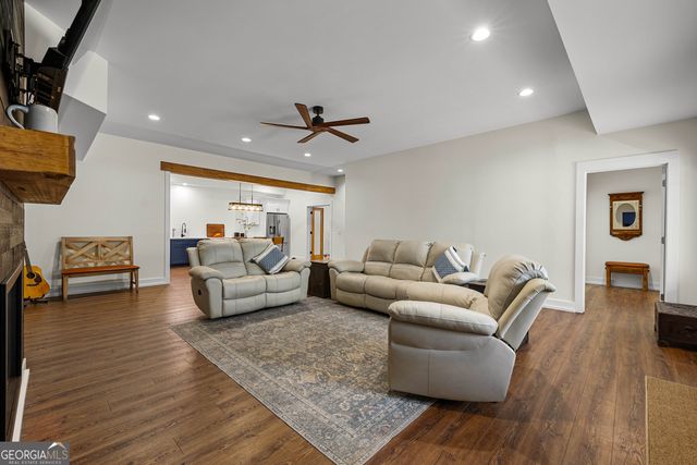 215 Diamond Pointe, Fayetteville, GA 30215