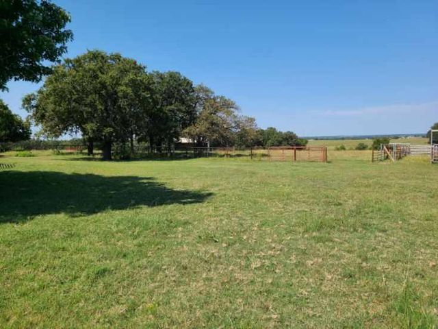 105002 S Hidden Valley Drive, Mcloud, OK 74851